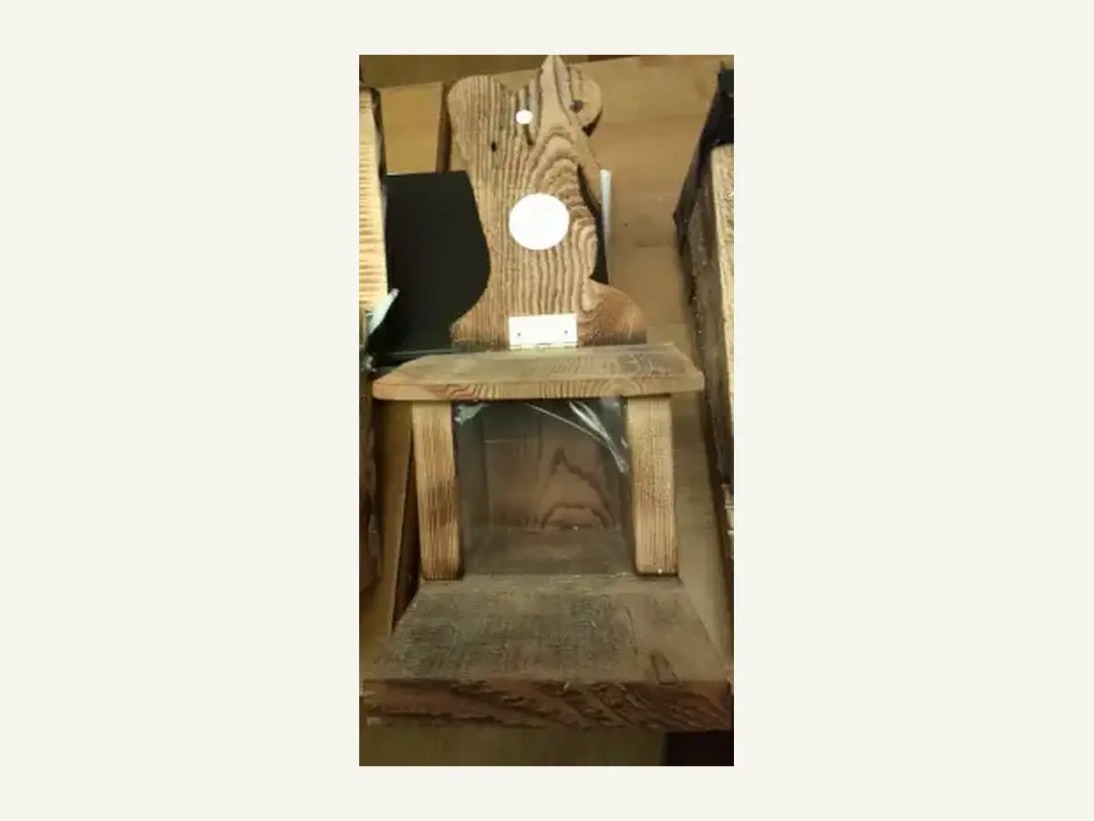 Eichhörnchen-Futterhaus aus Holz